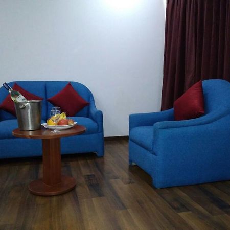 The Royal Comfort Bangalore Exterior foto
