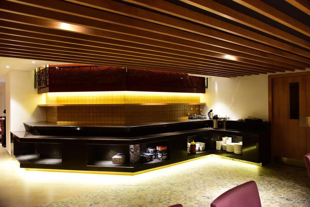 The Royal Comfort Bangalore Exterior foto